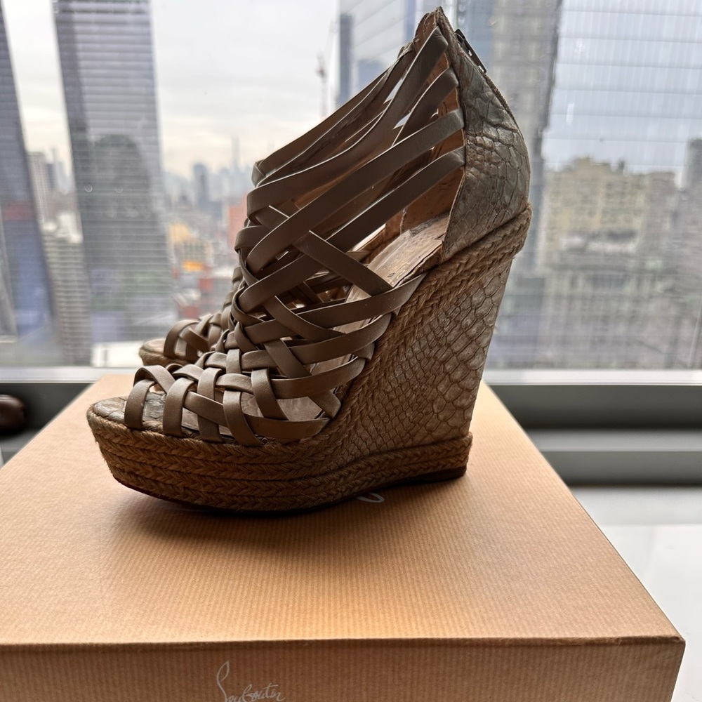 Authentic Christian Louboutin wedges tramontagne 140 calf/ liege embosse